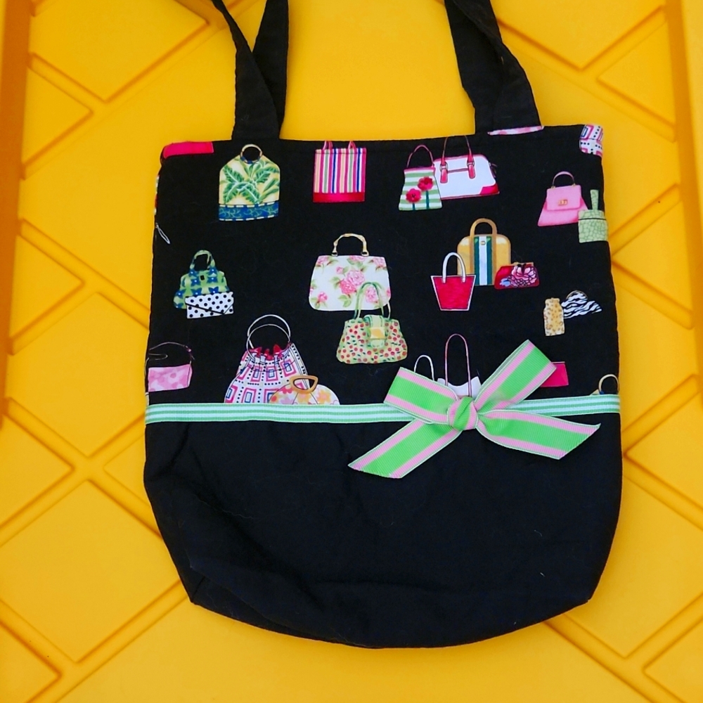 Adorable retro botique hand sewn lined & PADDED cloth purse/sactchel.